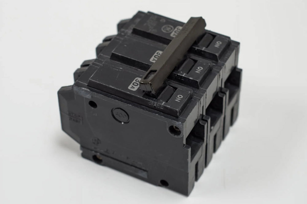 25A Plug In Circuit Breaker V444