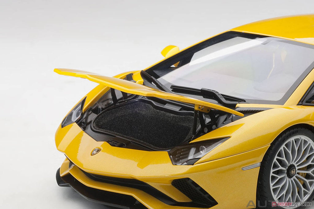 1/18 Model Car F678731