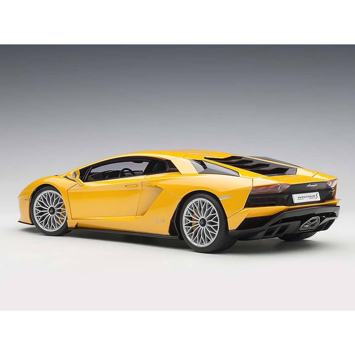 1/18 Model Car F678731